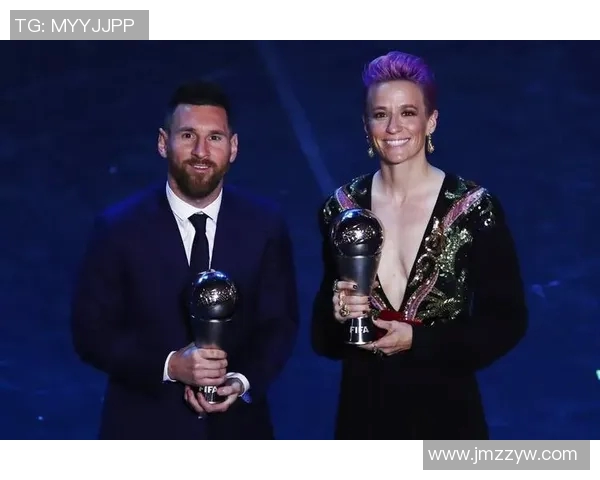 德拉普获PFA年度最佳年轻球员奖项官方晒领奖照片引关注 德拉普获PFA年度最佳年轻球员奖项官方晒领奖照片引关注