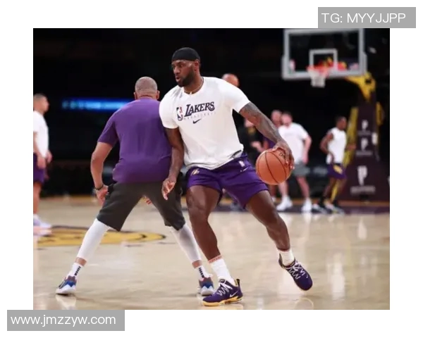 莱昂纳德下半场未首发巴图姆替补出场引发热议