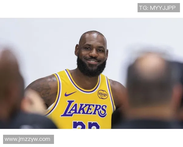 詹姆斯再次以退役决定为噱头为亚马逊打广告引发热议