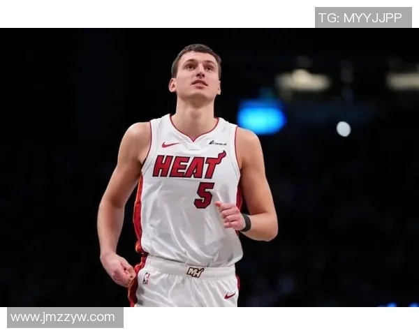 约维奇半场表现亮眼6投3中罚球全中贡献10分外加3篮板2助攻1盖帽 约维奇半场表现亮眼6投3中罚球全中贡献10分外加3篮板2助攻1盖帽