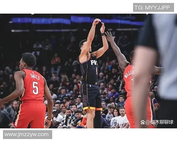 布克下半场狂砍29分却遗憾绝杀三分失手全场32分上半场表现惨淡仅得9中1 布克下半场狂砍29分却遗憾绝杀三分失手全场32分上半场表现惨淡仅得9中1