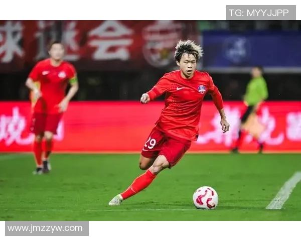 梅州队凭借茹子楠远射小角度破门暂时领先海牛队 梅州队凭借茹子楠远射小角度破门暂时领先海牛队