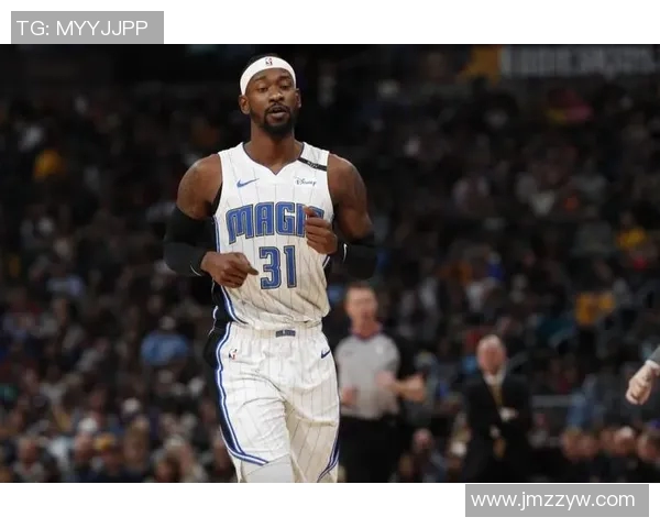 格雷森阿伦外线火力全开12投6中砍下17分4篮板5助攻表现抢眼