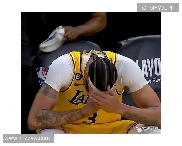 浓眉首节疑似崴脚退场4分4篮板1抢断望无大碍
