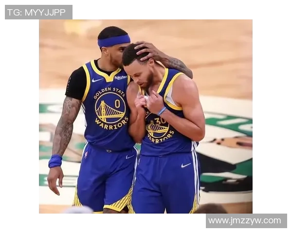 库里称赞库明加勇挑东契奇防守重任表现出色令人印象深刻 库里称赞库明加勇挑东契奇防守重任表现出色令人印象深刻