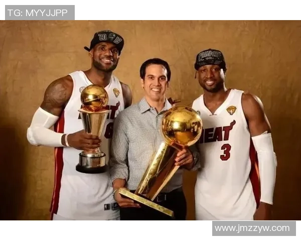 詹姆斯与斯波共同探讨现代篮球的节奏与空间的重要性