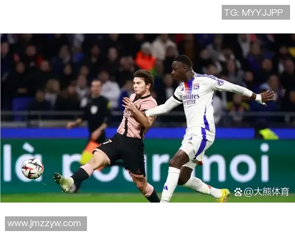 坎比亚索谈客战博德体能挑战与人造草皮适应问题